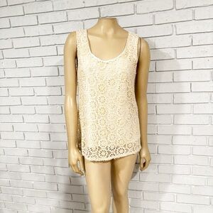 MM Coutoure Lace Detail Shell with Pearl Detail